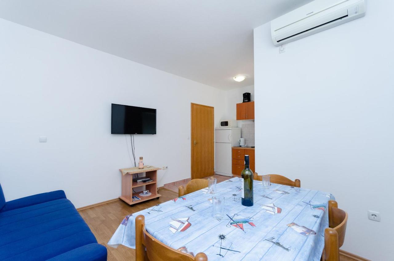 Apartments Alex โลปาร์ ภายนอก รูปภาพ