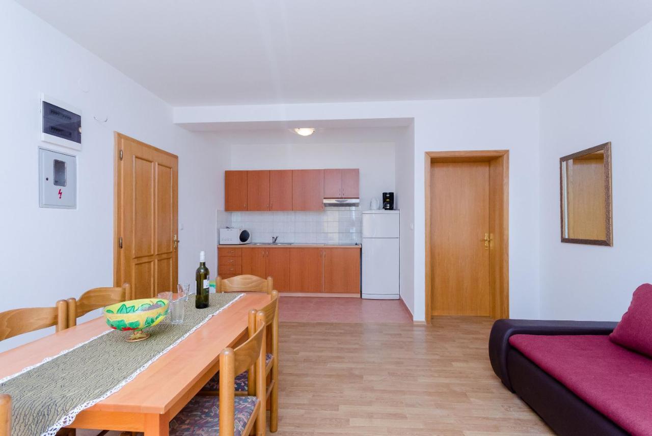 Apartments Alex โลปาร์ ภายนอก รูปภาพ